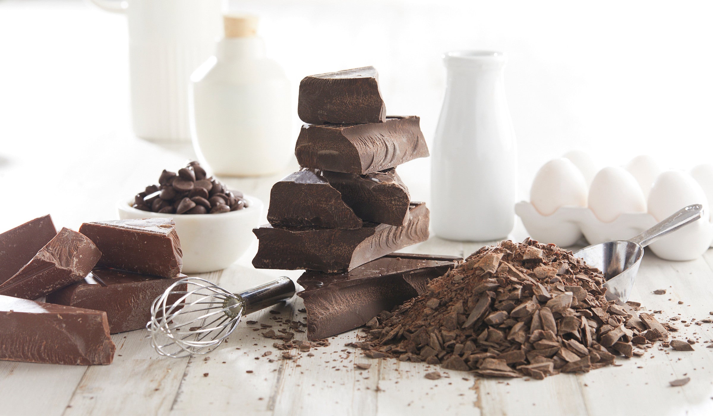 Chocolate praline bar with 10 vitamins